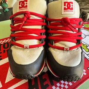 DC Shoes Axel(2003) – Vintage Skate Relic, Gold but… Well, You See the Pics